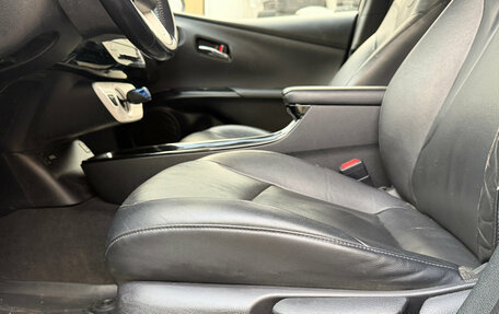 Toyota Prius IV XW50, 2017 год, 1 799 000 рублей, 8 фотография