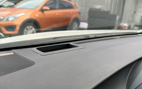 Toyota Prius IV XW50, 2017 год, 1 799 000 рублей, 14 фотография