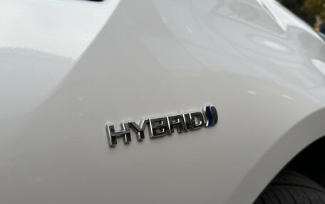 Toyota Prius IV XW50, 2017 год, 1 799 000 рублей, 13 фотография