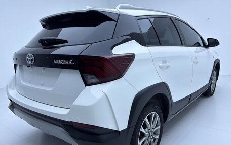 Toyota Yaris XP150 рестайлинг, 2023 год, 960 000 рублей, 5 фотография