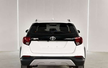 Toyota Yaris XP150 рестайлинг, 2022 год, 985 000 рублей, 7 фотография