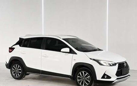 Toyota Yaris XP150 рестайлинг, 2022 год, 985 000 рублей, 8 фотография