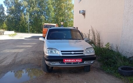 Chevrolet Niva I рестайлинг, 2003 год, 410 000 рублей, 1 фотография
