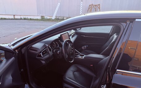 Toyota Camry, 2021 год, 3 300 000 рублей, 6 фотография