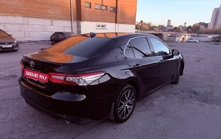 Toyota Camry, 2021 год, 3 300 000 рублей, 2 фотография