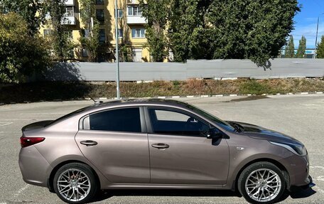 KIA Rio IV, 2018 год, 1 370 000 рублей, 4 фотография