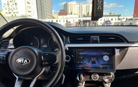 KIA Rio IV, 2018 год, 1 370 000 рублей, 8 фотография