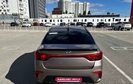 KIA Rio IV, 2018 год, 1 370 000 рублей, 5 фотография