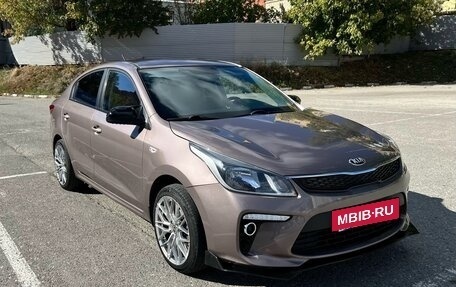 KIA Rio IV, 2018 год, 1 370 000 рублей, 3 фотография