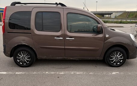 Renault Kangoo II рестайлинг, 2012 год, 599 000 рублей, 4 фотография