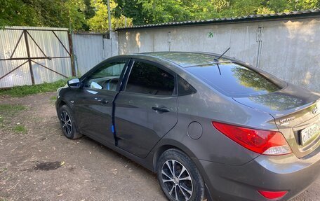 Hyundai Solaris II рестайлинг, 2013 год, 800 000 рублей, 5 фотография