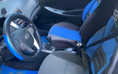 Hyundai Solaris II рестайлинг, 2013 год, 800 000 рублей, 10 фотография