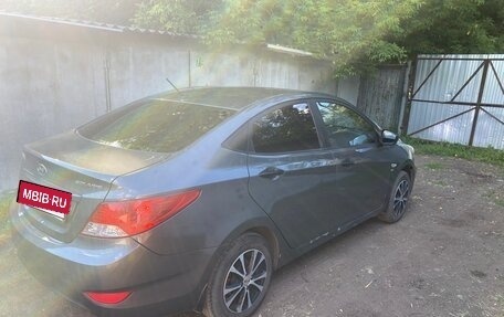 Hyundai Solaris II рестайлинг, 2013 год, 800 000 рублей, 4 фотография