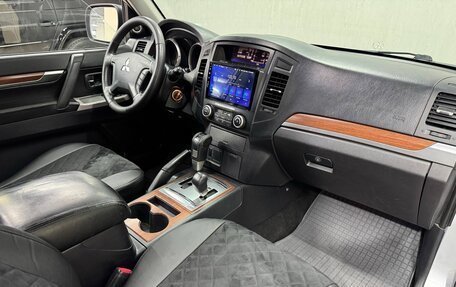Mitsubishi Pajero IV, 2008 год, 1 850 000 рублей, 24 фотография