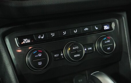 Volkswagen Tiguan II, 2020 год, 2 349 000 рублей, 15 фотография