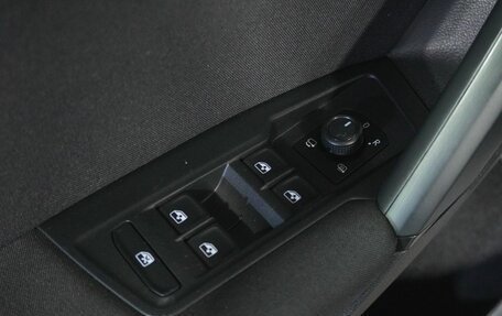 Volkswagen Tiguan II, 2020 год, 2 349 000 рублей, 18 фотография