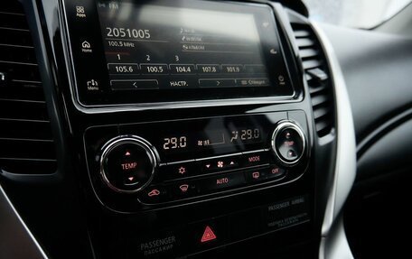 Mitsubishi Pajero Sport III рестайлинг, 2018 год, 2 650 000 рублей, 13 фотография