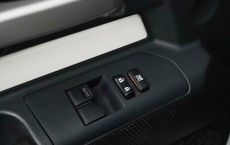 Toyota FJ Cruiser, 2022 год, 6 199 088 рублей, 16 фотография