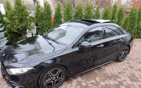 Mercedes-Benz A-Класс, 2019 год, 2 800 000 рублей, 11 фотография