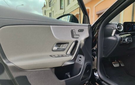 Mercedes-Benz A-Класс, 2019 год, 2 800 000 рублей, 28 фотография