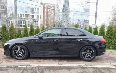 Mercedes-Benz A-Класс, 2019 год, 2 800 000 рублей, 19 фотография