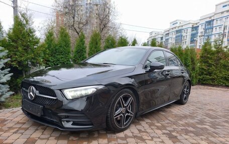 Mercedes-Benz A-Класс, 2019 год, 2 800 000 рублей, 20 фотография