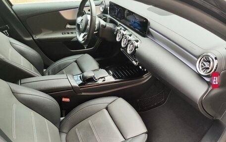 Mercedes-Benz A-Класс, 2019 год, 2 800 000 рублей, 26 фотография