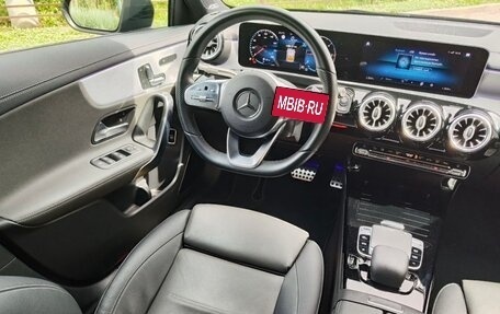 Mercedes-Benz A-Класс, 2019 год, 2 800 000 рублей, 25 фотография