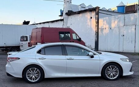 Toyota Camry, 2019 год, 2 300 000 рублей, 6 фотография