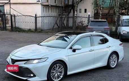 Toyota Camry, 2019 год, 2 300 000 рублей, 4 фотография