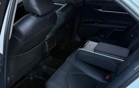 Toyota Camry, 2019 год, 2 300 000 рублей, 13 фотография