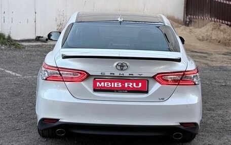 Toyota Camry, 2019 год, 2 300 000 рублей, 19 фотография