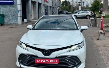 Toyota Camry, 2019 год, 2 300 000 рублей, 20 фотография