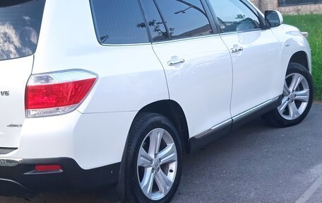 Toyota Highlander III, 2010 год, 1 470 000 рублей, 7 фотография
