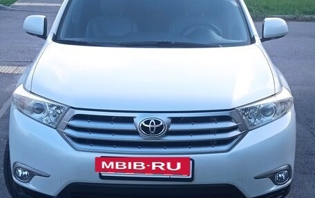 Toyota Highlander III, 2010 год, 1 470 000 рублей, 2 фотография