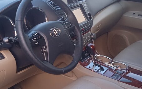 Toyota Highlander III, 2010 год, 1 470 000 рублей, 15 фотография