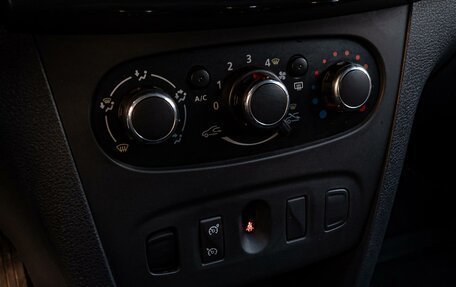Renault Sandero II рестайлинг, 2016 год, 898 000 рублей, 13 фотография