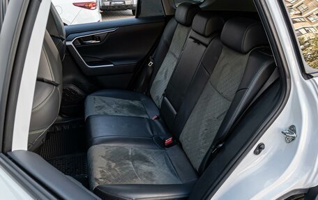Toyota RAV4, 2023 год, 3 270 000 рублей, 9 фотография