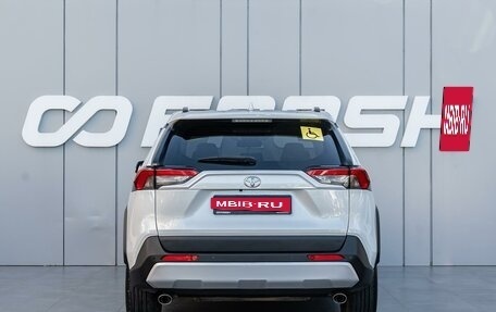 Toyota RAV4, 2023 год, 3 270 000 рублей, 4 фотография