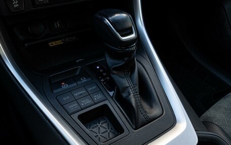 Toyota RAV4, 2023 год, 3 270 000 рублей, 13 фотография