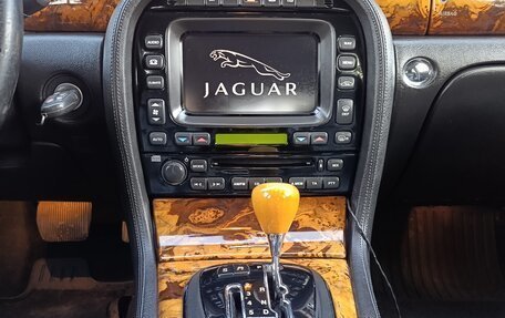 Jaguar XJ III (X350), 2005 год, 1 150 000 рублей, 11 фотография