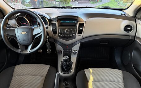 Chevrolet Cruze II, 2011 год, 550 000 рублей, 5 фотография