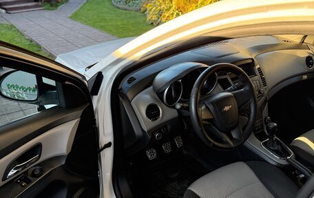 Chevrolet Cruze II, 2011 год, 550 000 рублей, 9 фотография