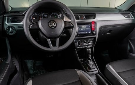 Skoda Rapid I, 2019 год, 1 369 000 рублей, 6 фотография