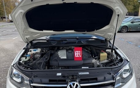Volkswagen Touareg III, 2011 год, 2 090 000 рублей, 2 фотография