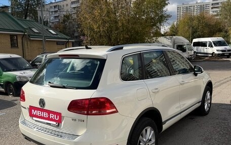 Volkswagen Touareg III, 2011 год, 2 090 000 рублей, 4 фотография
