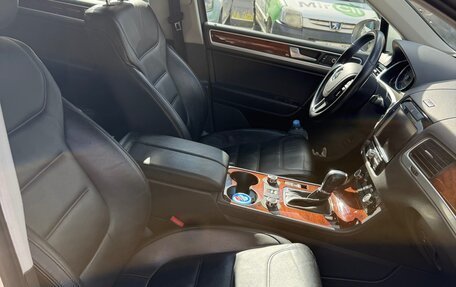 Volkswagen Touareg III, 2011 год, 2 090 000 рублей, 17 фотография