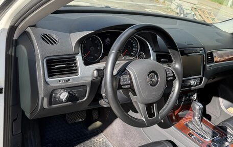 Volkswagen Touareg III, 2011 год, 2 090 000 рублей, 12 фотография