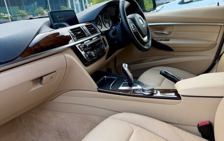 BMW 3 серия, 2017 год, 1 400 000 рублей, 11 фотография