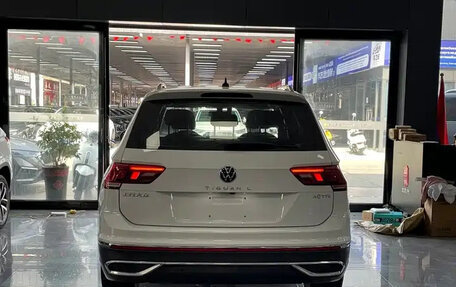 Volkswagen Tiguan II, 2022 год, 2 547 000 рублей, 3 фотография